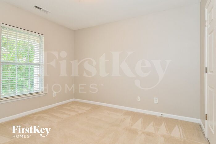 Building Photo - 1412 Pondhaven Dr