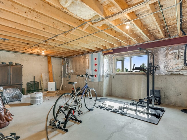 Building Photo - 15749 W Crobally Way