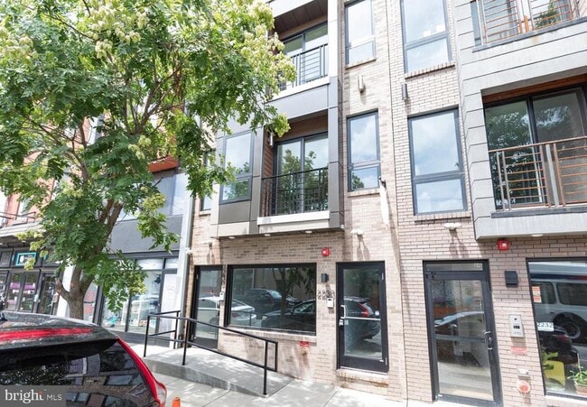 Building Photo - 2230 Frankford Ave