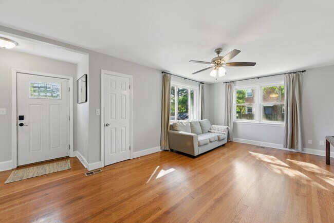 Building Photo - 111 Dupre Ave
