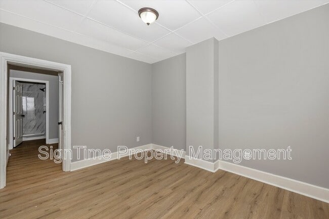 Building Photo - 114 N Conococheague St