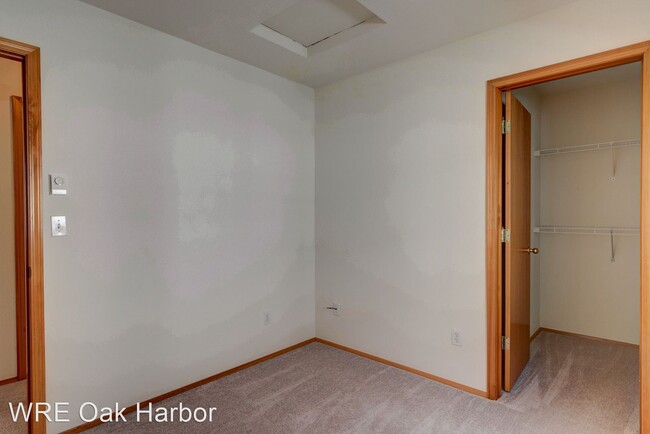 Building Photo - 2 br, 1 bath House - 161 W Whidbey Ave #32