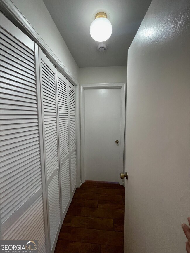 Building Photo - 121 Chipley Creek Dr