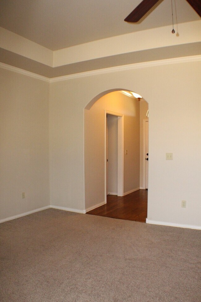 Building Photo - Bixby home available now!