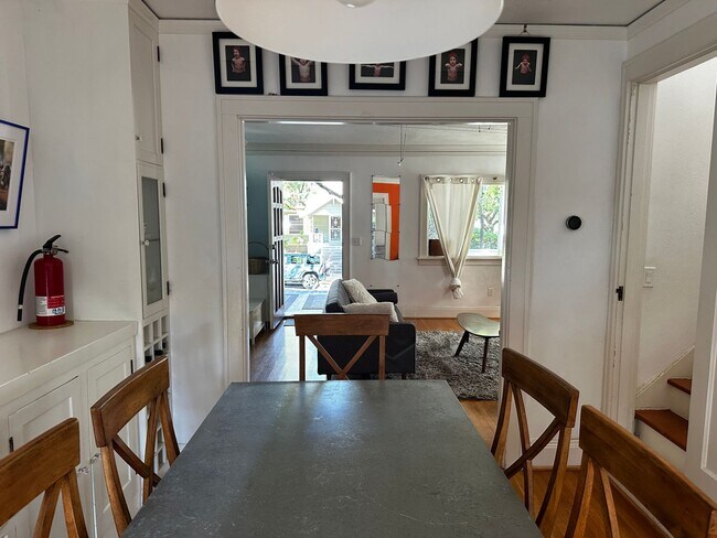 Building Photo - WestMoreland Gem! Portland Original, Huge deck, great backyard pets ok!