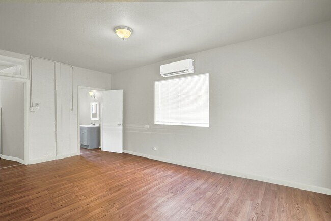 Building Photo - 1021 Myrtle Ave