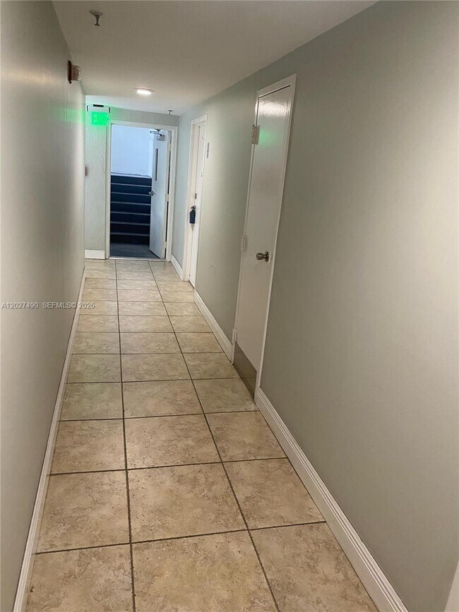 Building Photo - 7832 Collins Ave