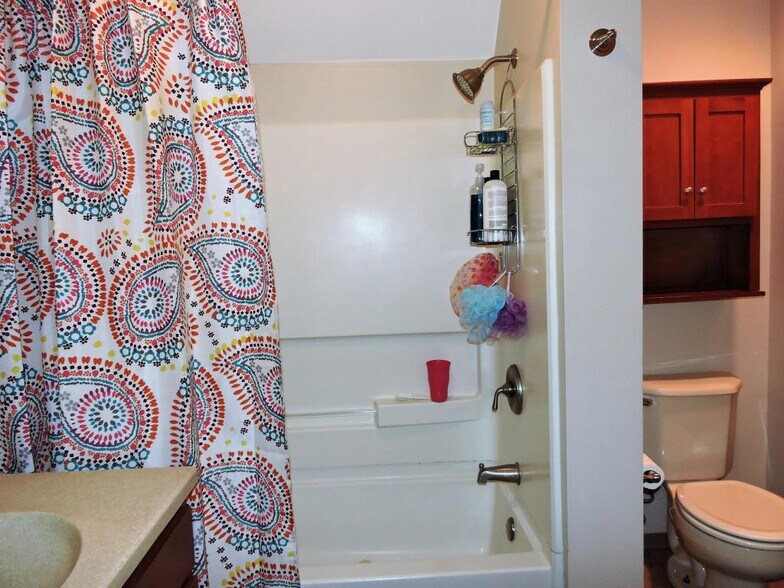 Building Photo - N40W27368 Glacier Rd