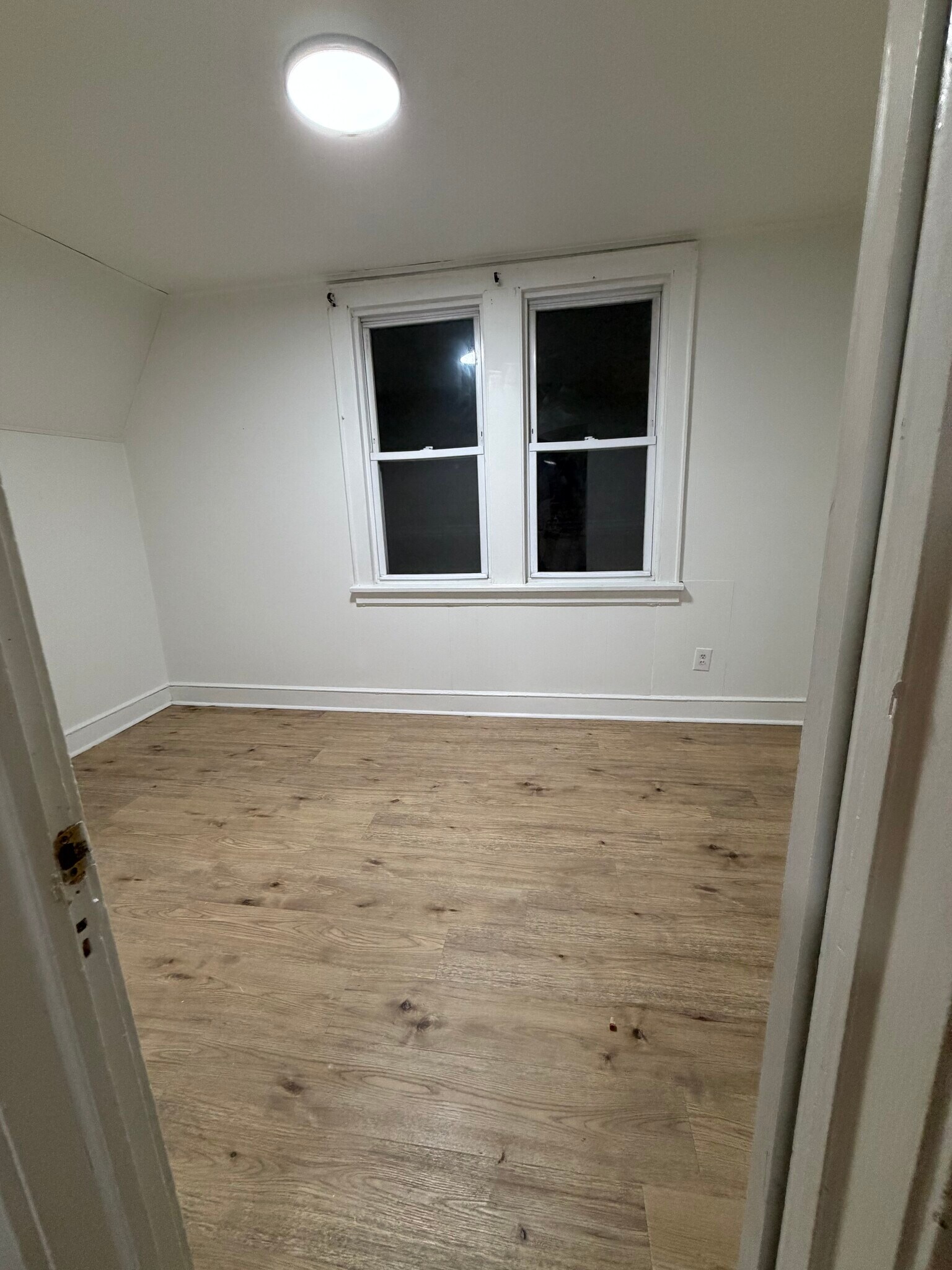 Building Photo - 575 Market St