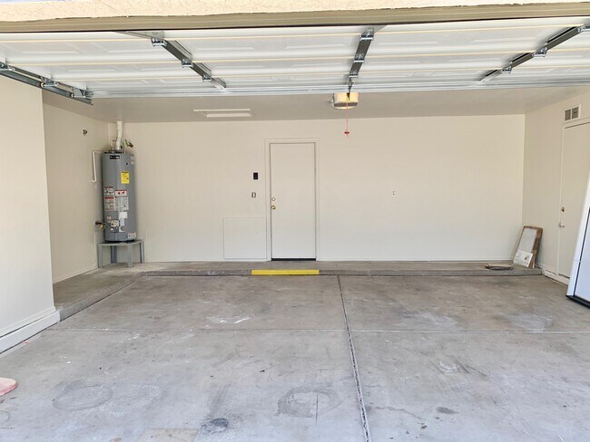 Building Photo - 16423 N 39th St