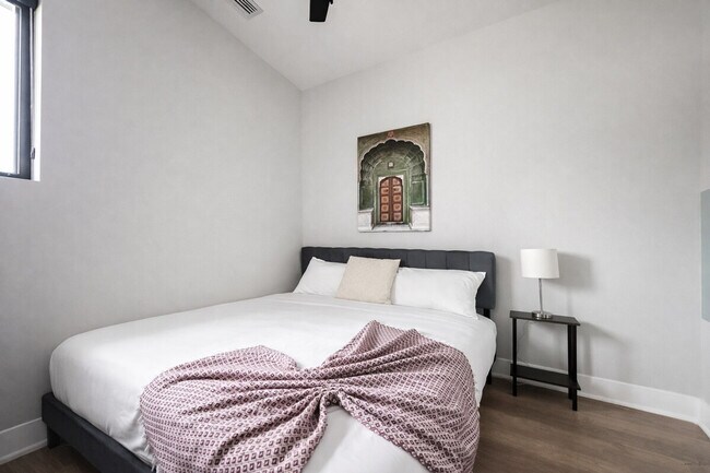 Building Photo - 4624 Douglas St