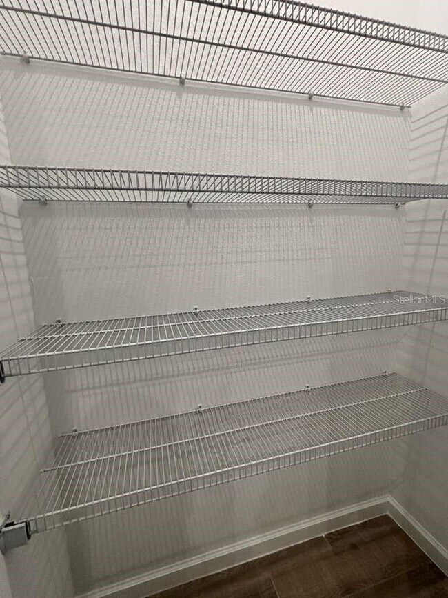 Building Photo - 9872 Walkway Dr