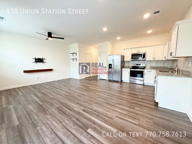 Building Photo - 410 Union Station St