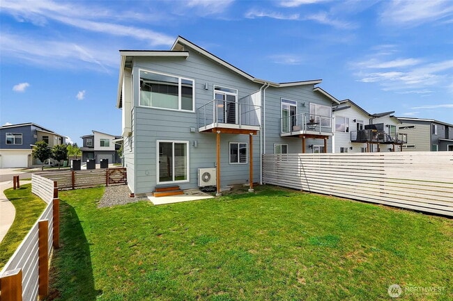 Building Photo - Modern 3-bedroom with Fully Fenced Yard in...