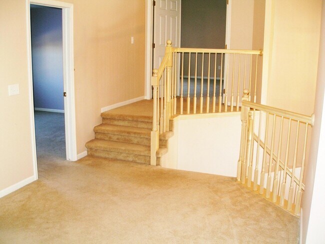 Building Photo - 45866 Fountain View Dr