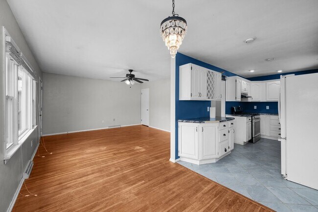 Building Photo - 1815 Cody St