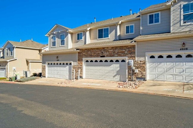 Building Photo - Cute 2bd, 2.5ba Townhome Across from Cottonwood Park....shorter lease term available