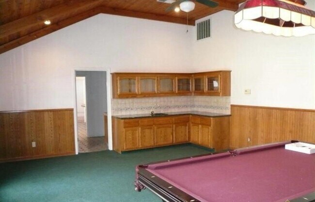 Building Photo - 11310 Pinehaven Ave