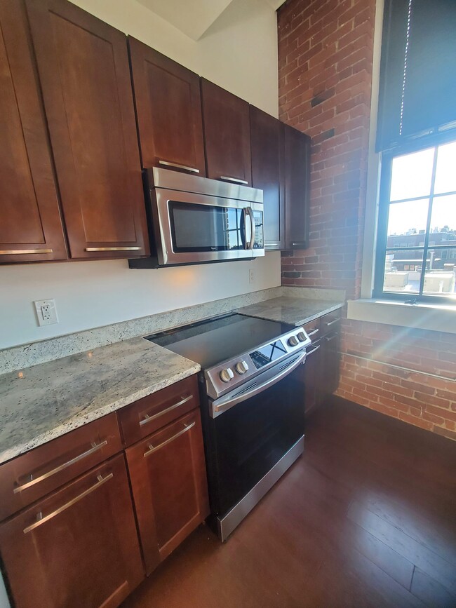 Building Photo - 48 Water St