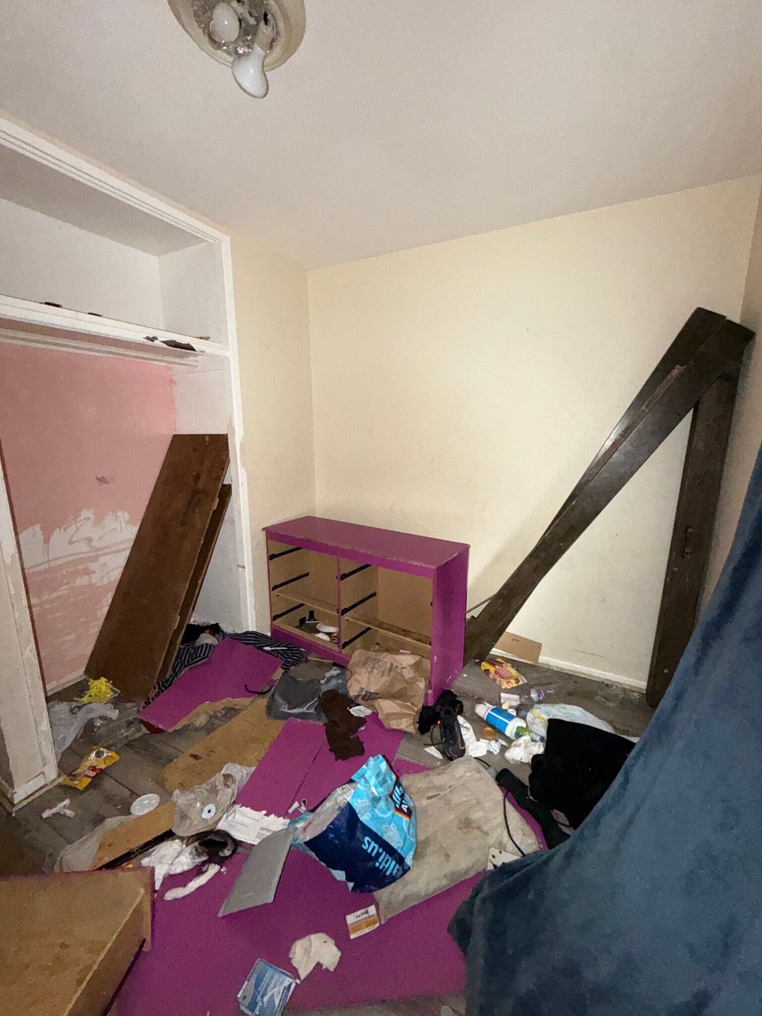 Building Photo - 2 E Adams Dr