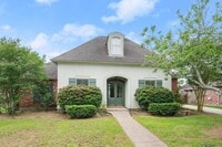 Building Photo - 10638 Hillmont Ave