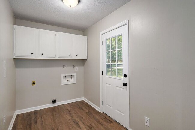 Building Photo - 972 N Boston Ln