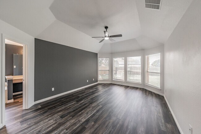 Building Photo - 1214 Hardisty Dr