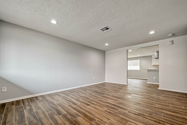 Building Photo - 4418 Knotty Oaks Trail