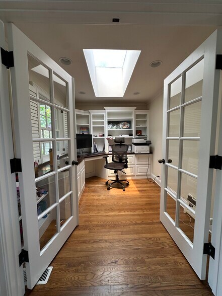 office - 1127 Virginia Way