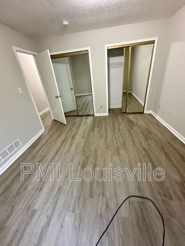 Building Photo - 1440 Seelbach Ave