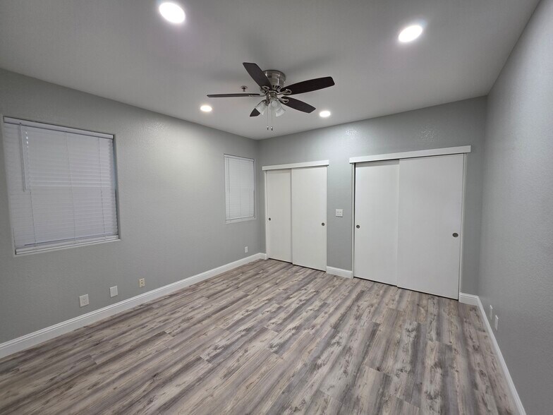 Building Photo - 5521 Enrico Blvd