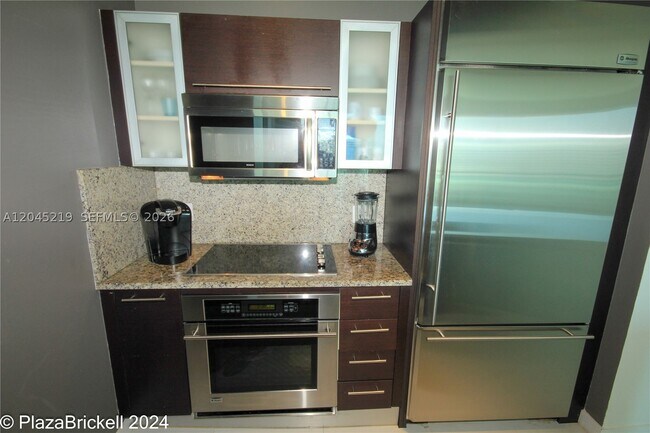 Building Photo - 950 Brickell Bay Dr