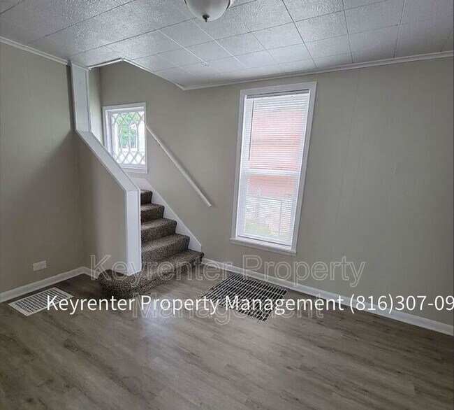 Building Photo - 142 N Bellaire Ave