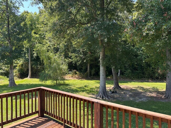 Building Photo - 102 Brookhaven Dr