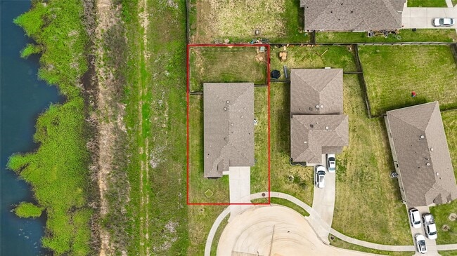 Building Photo - 403 Rain Water Ln