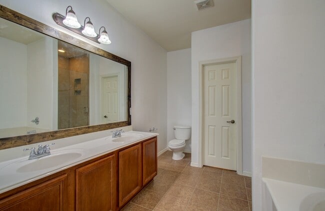 Building Photo - 18731 Cypress Loch Dr