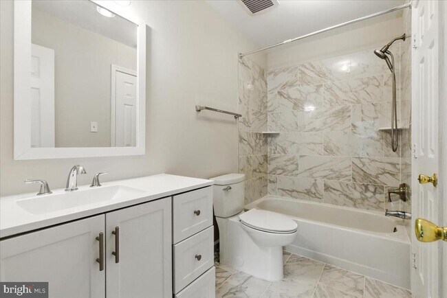 Building Photo - 1562 Kingstream Cir