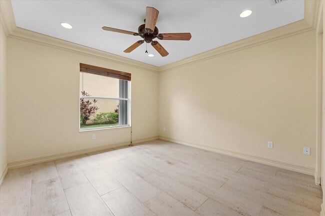 Building Photo - 8882 Hidden Acres Dr