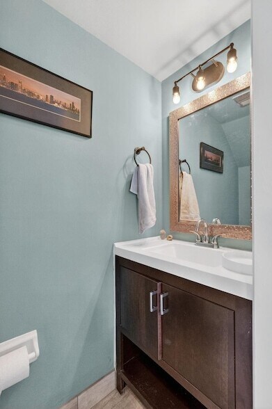 Building Photo - 1531 SE 15th St