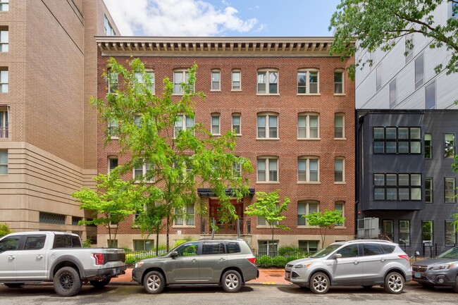 Primary Photo - 1121 24th St NW