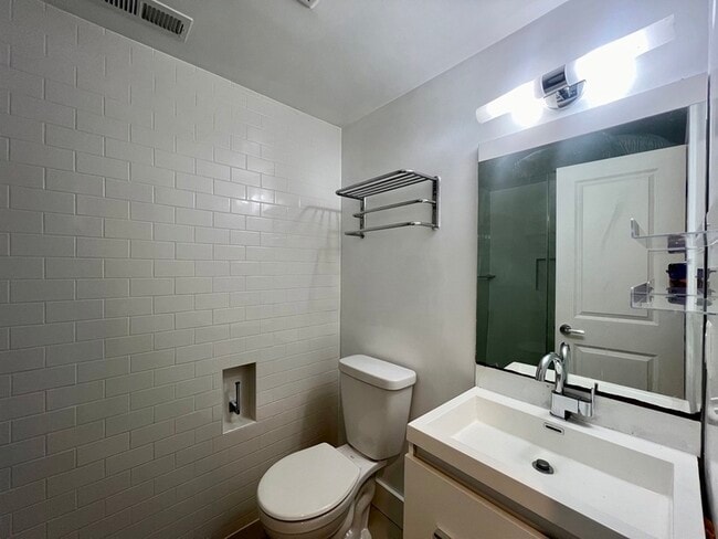 Building Photo - 2006 13th St NW