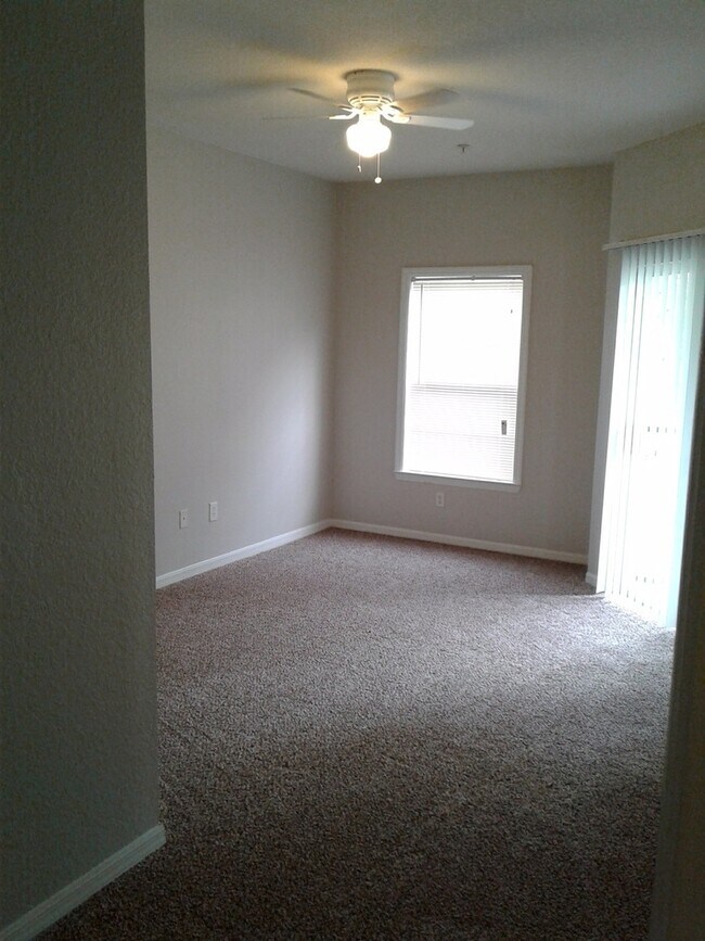 Building Photo - Mosaic 2533