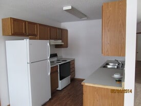 Building Photo - 109 3rd St S