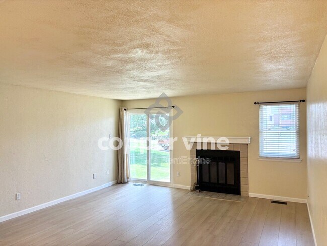 Building Photo - 4245 E 119th Pl