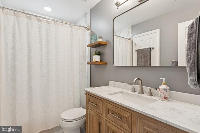 Building Photo - 7180 Westfield Ct