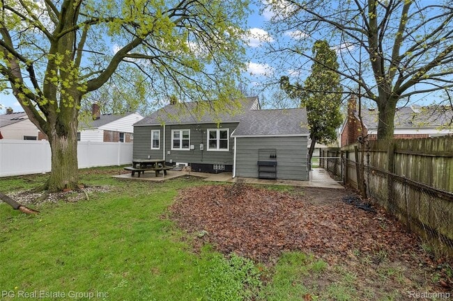 Building Photo - 4307 Cooper Ave