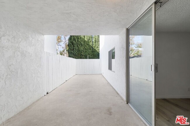 Building Photo - 1114 12th St