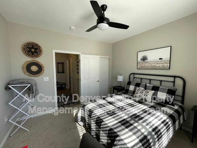 Building Photo - 8309 S Independence Cir