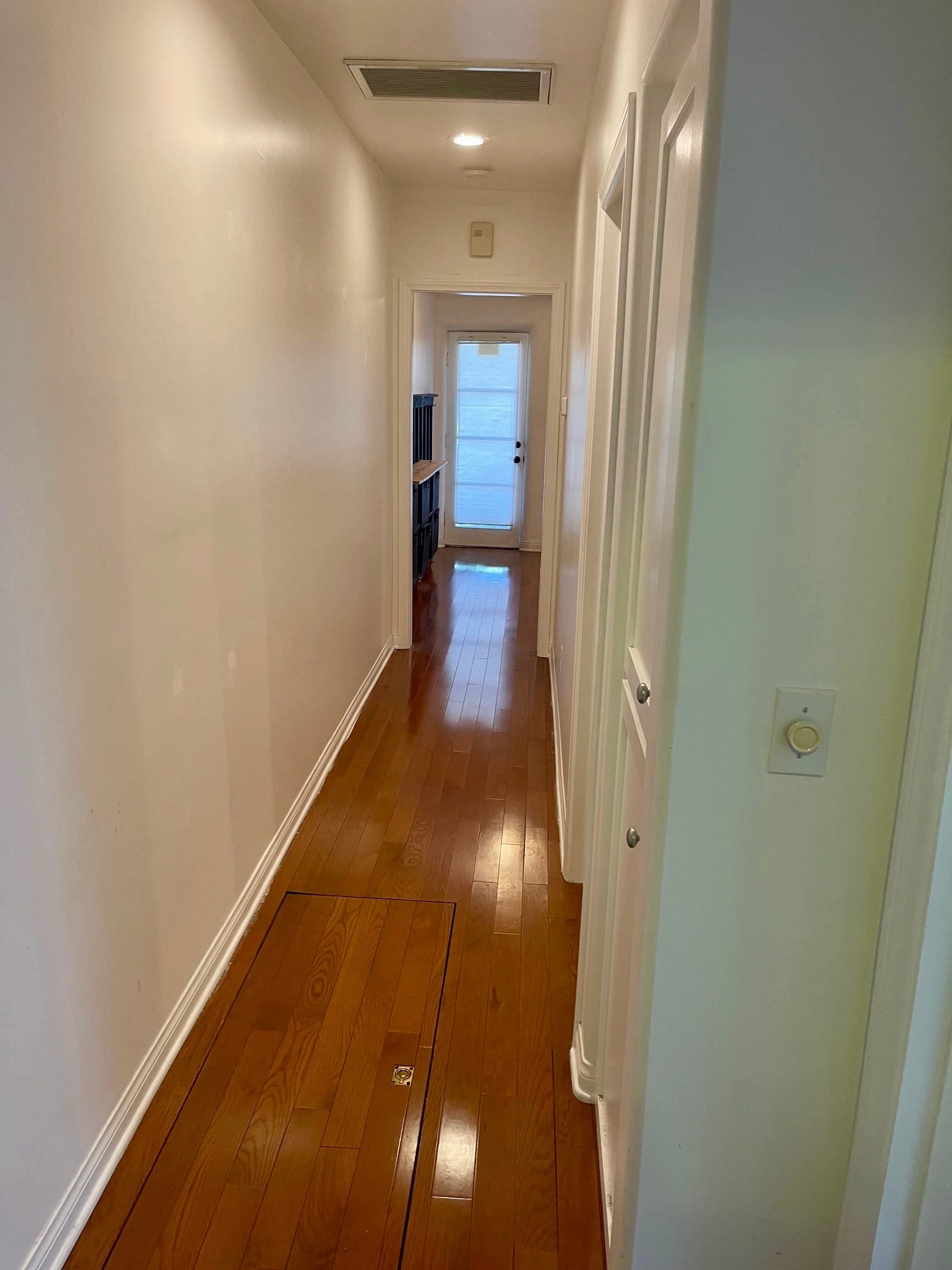 Building Photo - 1727 La Senda Pl
