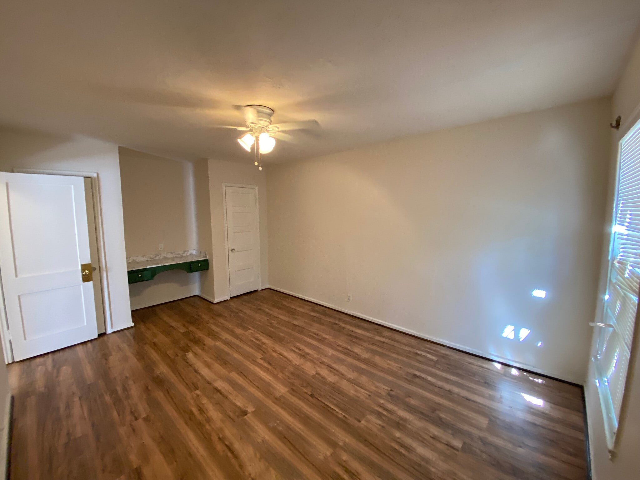 Building Photo - 4420 Roseland St